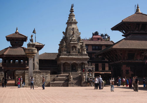 Arrival in Kathmandu (1,350 m).