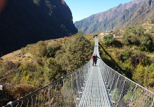 Lama Hotel to Syabrubesi (1,550m/5,100ft): 4-5 hours